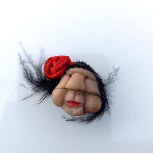 1970s Muppet Face Jolie Laide Pendant Bust of Theatre Ready Lady - Picture 3 of 12